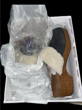 White Mountain BONUS Black Suede Mule with Brown Lug Sole FREE SHIPPING Sz8.5